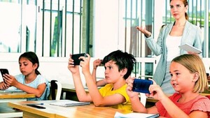 Congreso de Brasil aprueba la prohibición del uso del celular en todas las escuelas