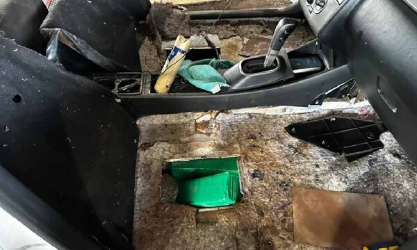 Conductor huye y deja casi 23 kilos de drogas en el Puente de la Amistad – Prensa 5