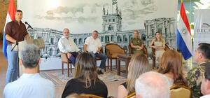 Formación para el desarrollo nacional: El Gobierno ofrece 5.000 becas e incentivos a jóvenes talentosos • PARAGUAY TV