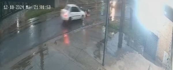 Motociclista muere tras perder el control y chocar contra automóvil - Unicanal