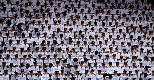 La Nación / Peña celebra egreso de 5.000 nuevos policías para construir “las bases de la seguridad”