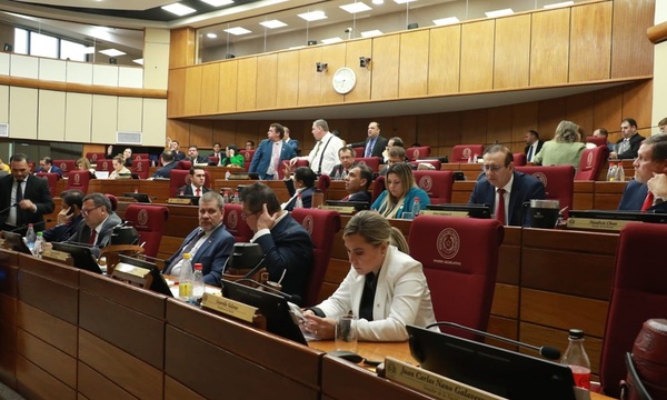 Cartistas y satélites sancionan confusa ley sobre inscripción automática - OviedoPress
