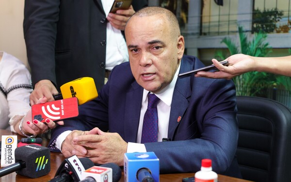 Caso SENAD-DEA: "no veo una crisis internacional", dice senador - 1000 Noticias