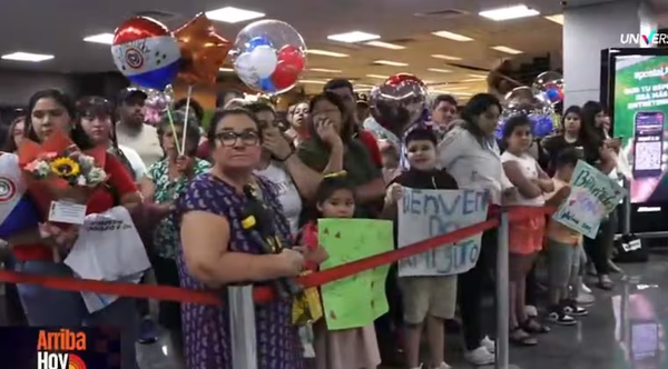 Llega vuelo de Europa con casi 350 paraguayos - Noticiero Paraguay