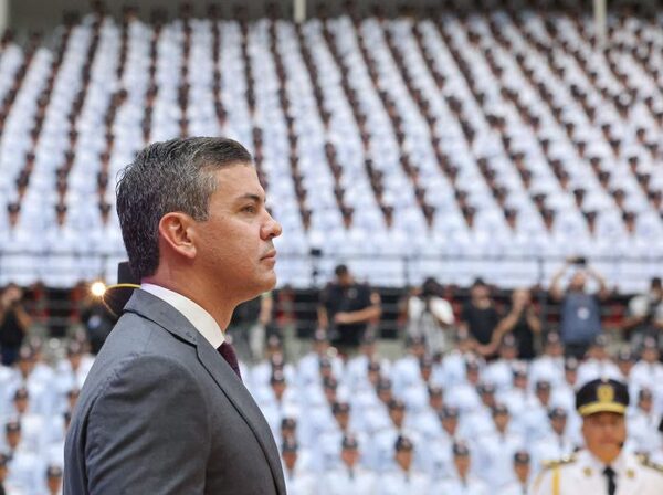 Santiago Peña: "Invertir en defensa y seguridad es la prioridad de mi Gobierno" - El Trueno