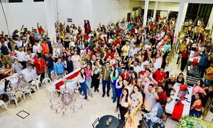 César Paredes organiza encuentro comunitario de cierre de año