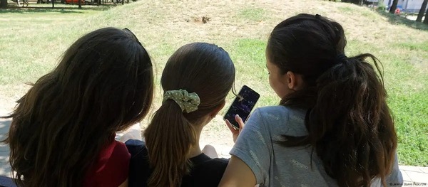 Brasil prohíbe los celulares en las escuelas y colegios - ADN Digital