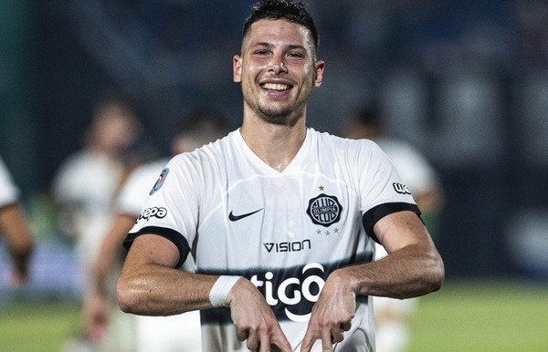 Otro club paraguayo negocia la compra del pase de Capasso