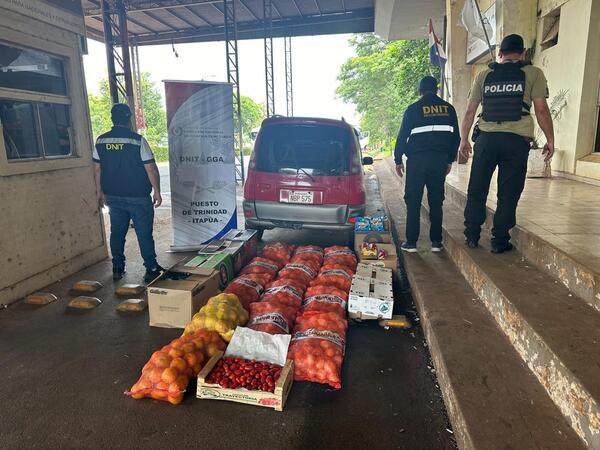 Incautación de vehículo y mercaderías por contrabando en la Ruta PY06