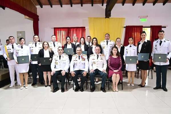 Casi cien especialistas egresan del CCPC - Nacionales - ABC Color