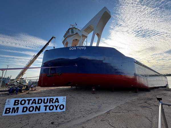 Industria naval paraguaya marca un hito con la botadura del buque Don Toyo | Locales | 5Días