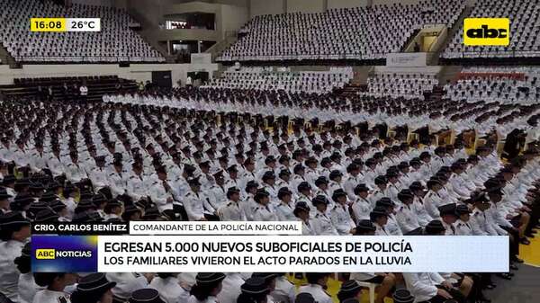 Policías “exprés”: egresan cinco mil agentes con un año de formación - ABC Noticias - ABC Color