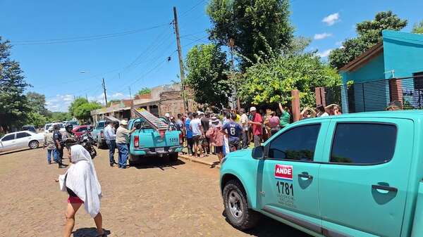 ANDE cortó 340 conexiones por falta de pago en Encarnación e intervino otras 50 clandestinas - Economía - ABC Color