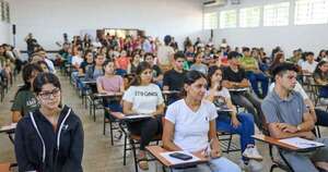 La Nación / Gobierno duplica monto de becas en carreras estratégicas y necesarias