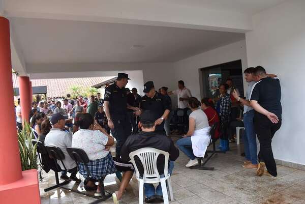 Suspenden sesión de la Junta Municipal de Santaní tras incidentes con manifestantes - Política - ABC Color