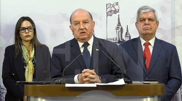 Benítez asume error sobre la inclusión de SEPRELAD y DNIT en acuerdo con la DEA