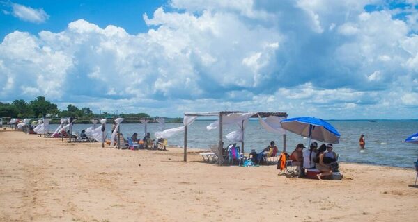 Trasladan feriados patrióticos 2025 para potenciar el turismo interno