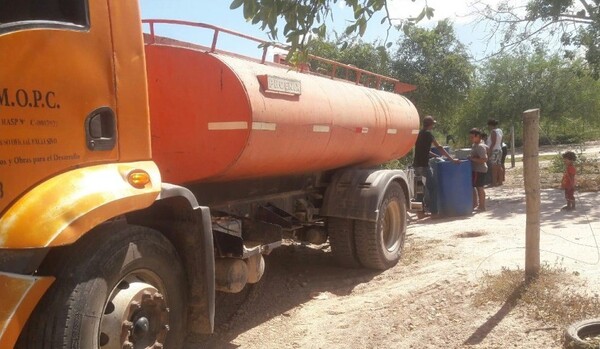 Proveen agua potable a familias de varias comunidades del Chaco - .::Agencia IP::.