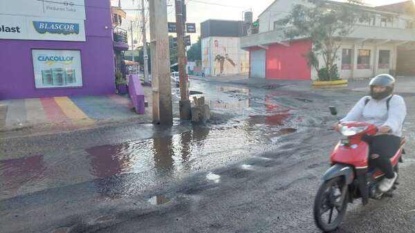 Meses después de recapado, el asfaltado está en deplorable estado en avenida Mariscal López - Nacionales - ABC Color