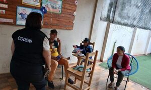 Rescatan de la calle a familia indígena en Presidente Franco