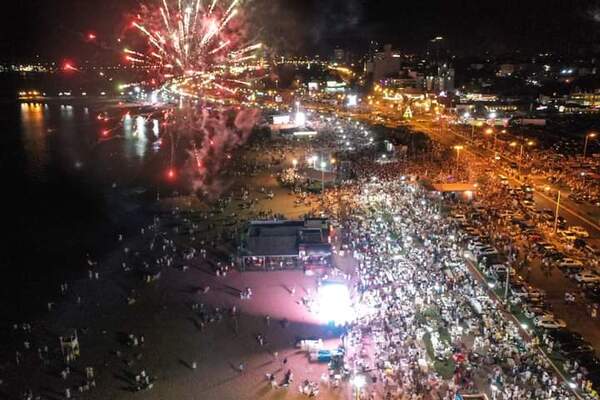 Preparativos para las fiestas de fin de año en la Costanera y Playa San José