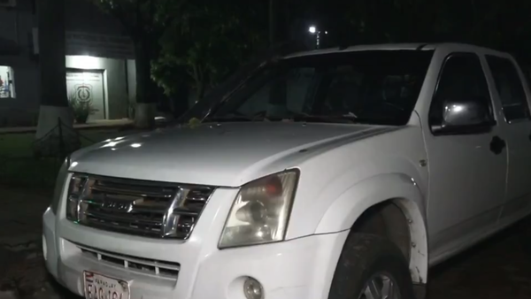 Camioneta robada de la Policía Nacional fue abandonada en San Lorenzo