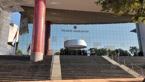Dipus y senadores se van de vacaciones, instalaron Comisión Permanente del Congreso