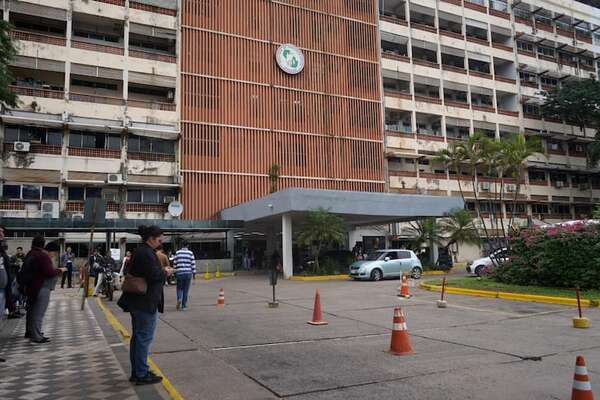 Gobierno busca excluir “enfermedades catastróficas” del seguro de IPS, advierte diputado - Política - ABC Color