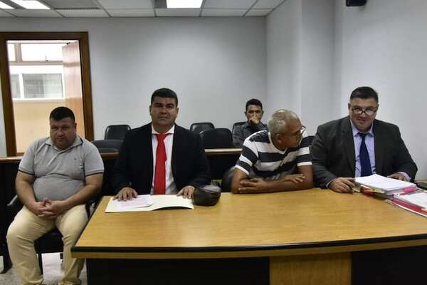 Caso Ja’umina: condenan a 4 años y medio a policías por alterar prontuario de narco - Nacionales - ABC Color