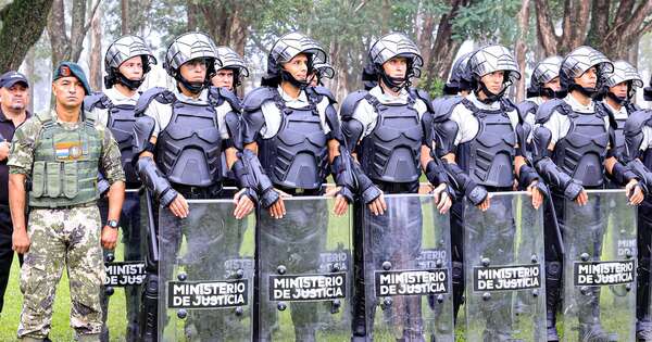 La Nación / Egresan 106 guardiacárceles y apuntan a consolidar un sistema penitenciario moderno