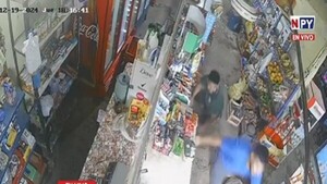 Valiente mujer ahuyentó a ladrones a botellazos