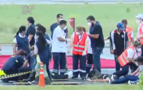 Simulacro de accidente aéreo se cruza con emergencia real en Silvio Pettirossi - SNT