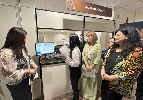 Acto de habilitación de ampliación de servicios de los Registros Públicos en Canindeyú