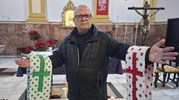 El cura flamenco que baila en sus misas, un artista a los 76 años