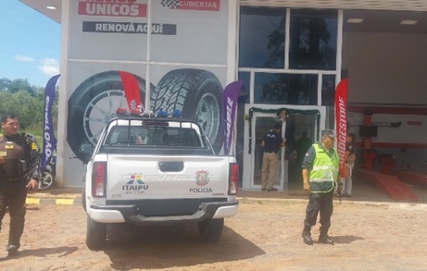 Cuatro delincuentes armados roban millonario botín en Ypané
