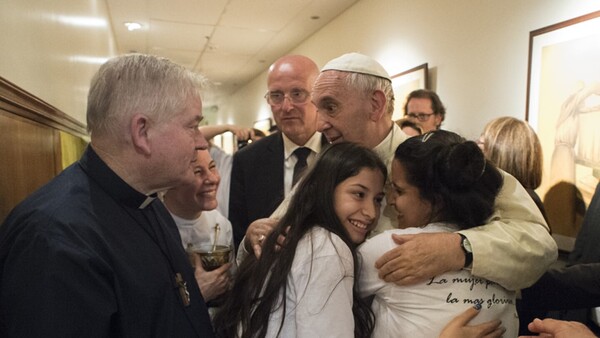 Emotivo encuentro: El día que el papa Francisco se saltó el protocolo para visitar al padre Trento