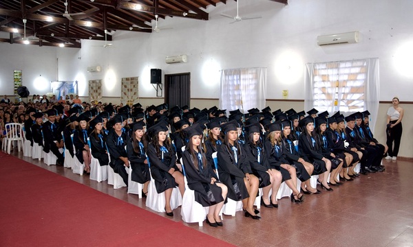 Academo celebra la graduación de 250 nuevos egresados y anuncia cambios en la oferta educativa para 2025 - OviedoPress