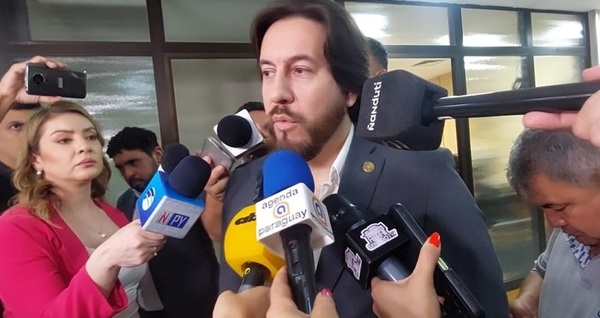 Velázquez critica atropellos a derechos constitucionales y falta de debate en el Congreso