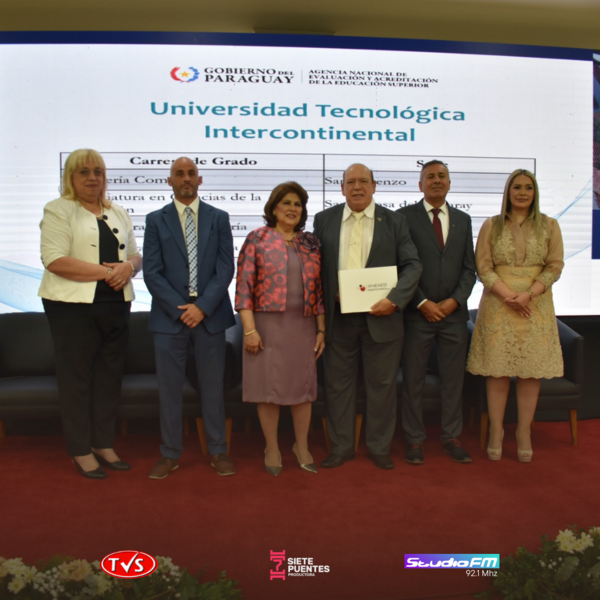 LA UTIC CELEBRA LA ACREDITACIÓN DE CINCO CARRERAS POR LA ANEAES - TVS