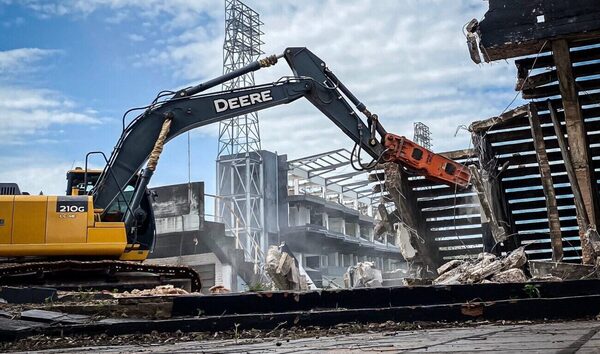 Versus / ¿Cuántos terrenos comprará Olimpia para ampliar su estadio?