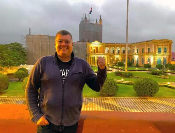 Dan arresto domiciliario a muchachón detenido por violencia familiar
