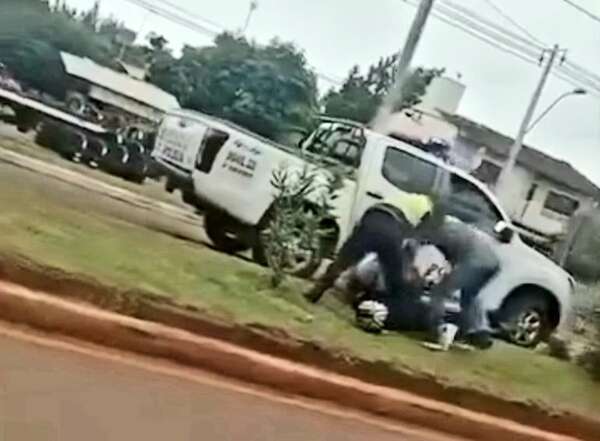 Video: así persiguen y reducen a adolescentes que circulaban en moto - ABC en el Este - ABC Color