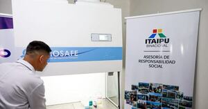 La Nación / Itaipú hizo entrega oficial de cabina de bioseguridad a Hospital Regional