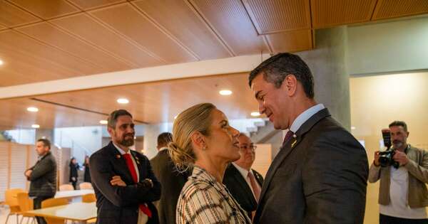 La Nación / El presidente y la primera dama celebran 27 años de matrimonio