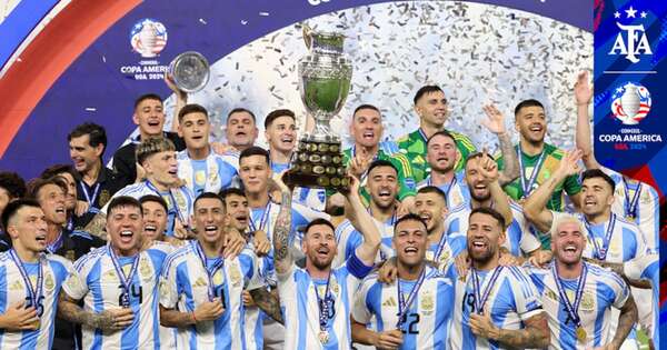 La Nación / La Albiceleste siguió de festejos