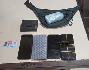 Guardiacárcel es detenido tras intentar introducir drogas y celulares a Tacumbú - 1000 Noticias