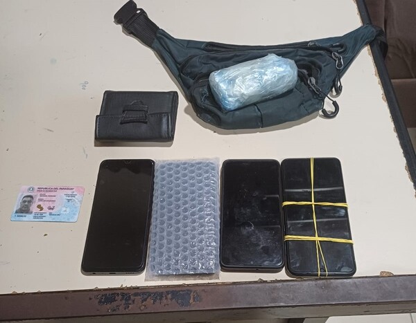 Guardiacárcel es detenido tras intentar introducir drogas y celulares a Tacumbú - 1000 Noticias