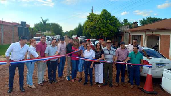 Inauguran pavimento empedrado con cordón cuneta en el barrio La Amistad de Cambyretá