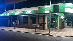 Delincuentes intentaron hurtar en una carnicería en pleno centro de Encarnación