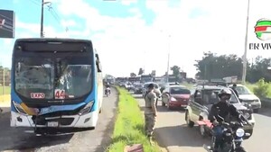 Choque entre buses en Limpio deja 20 heridos